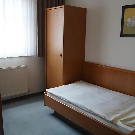 Zum Hirschen Πανσιόν Burgau