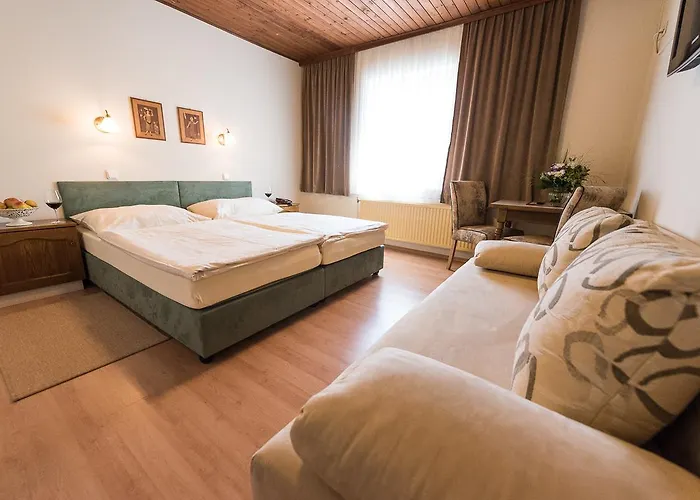 بيت ضيافة Zum Hirschen 3*