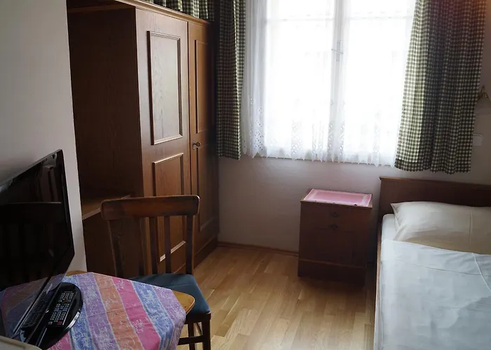 بيت ضيافة Zum Hirschen 3*